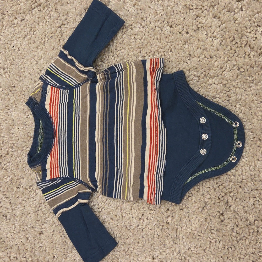 Oshkosh Baby Bodysuit Size 3 Mo